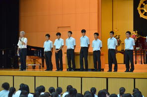 １学期終業式と留学生シモーネ君とのお別れ会