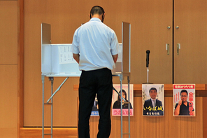 ３年生総合学習、模擬選挙スタート！