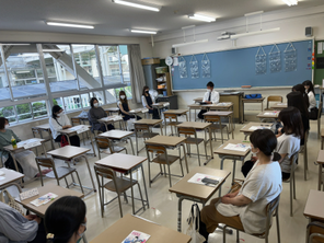 宗祖降誕会・学級懇談会が行われました。