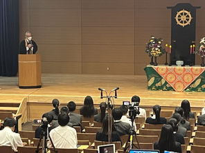 宗祖降誕会・学級懇談会が行われました。