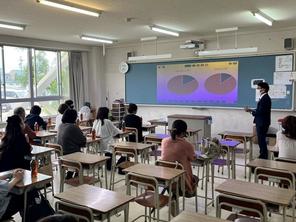 宗祖降誕会・学級懇談会が行われました。