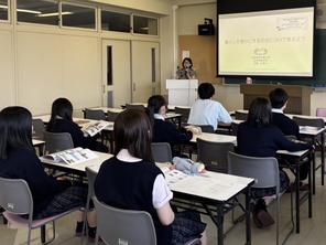 【３年商業科】高大連携　経済情報学部 模擬講義
