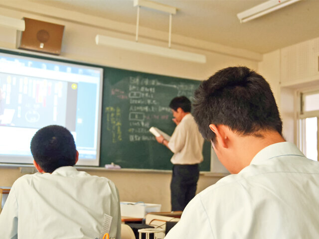 POINT2：7限授業、放課後の課外授業で質の高い受験指導。
